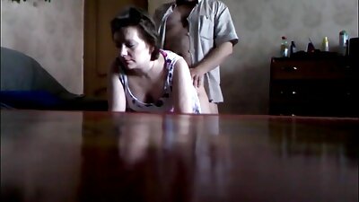 Un tizio nero infila il sesso anale video suo cazzo in una bionda mentre un cornuto guarda